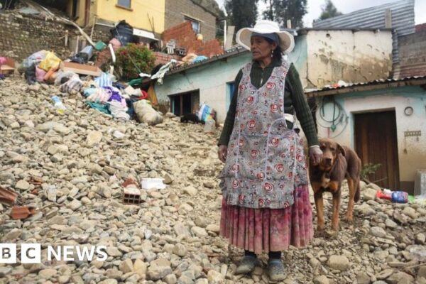 Bolivia floods: Alert as torrential rains kill dozens