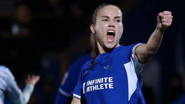 Chelsea 3-0 Everton: Guro Reiten scores twice from spot as Blues reclaim WSL top spot