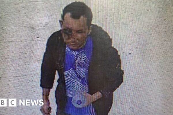 Clapham attack: Police release image of suspect with 'significant injuries'