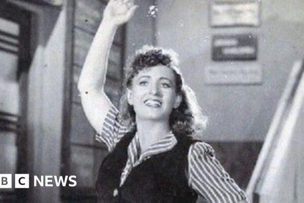 Fearless Nadia: The Australian stuntwoman who captivated Indians