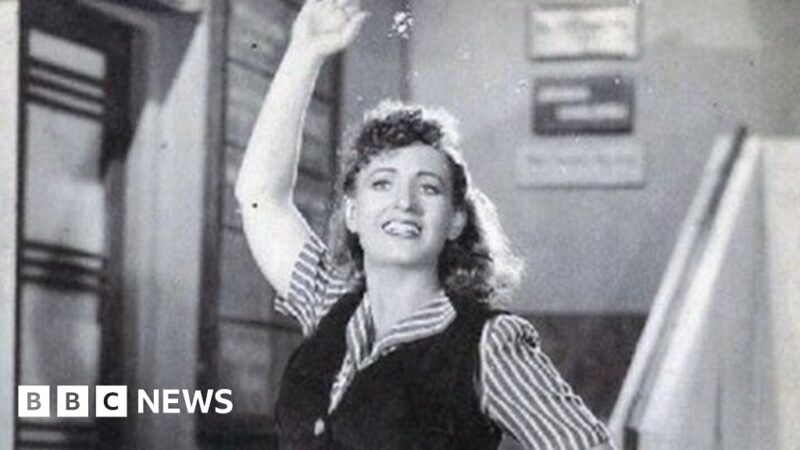 Fearless Nadia: The Australian stuntwoman who captivated Indians