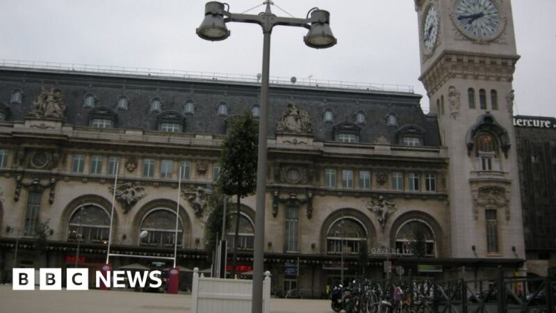 Paris knife attack: Three wounded at Gare de Lyon station