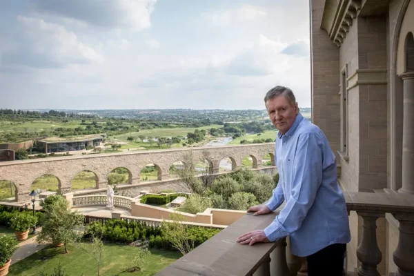 Douw Steyn, South African tycoon and friend of Mandela, dies at 72